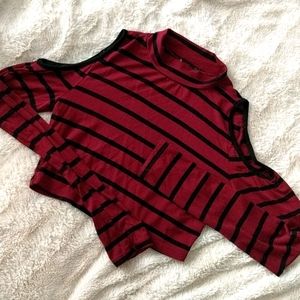 Cold-shoulder stripe maroon crop top